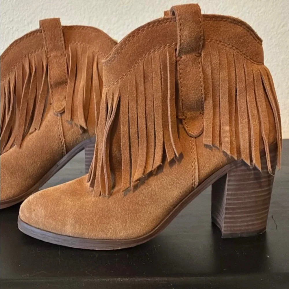 Splendid Tan Suede Fringe Block Heel Booties Size 7 - Picture 3 of 5